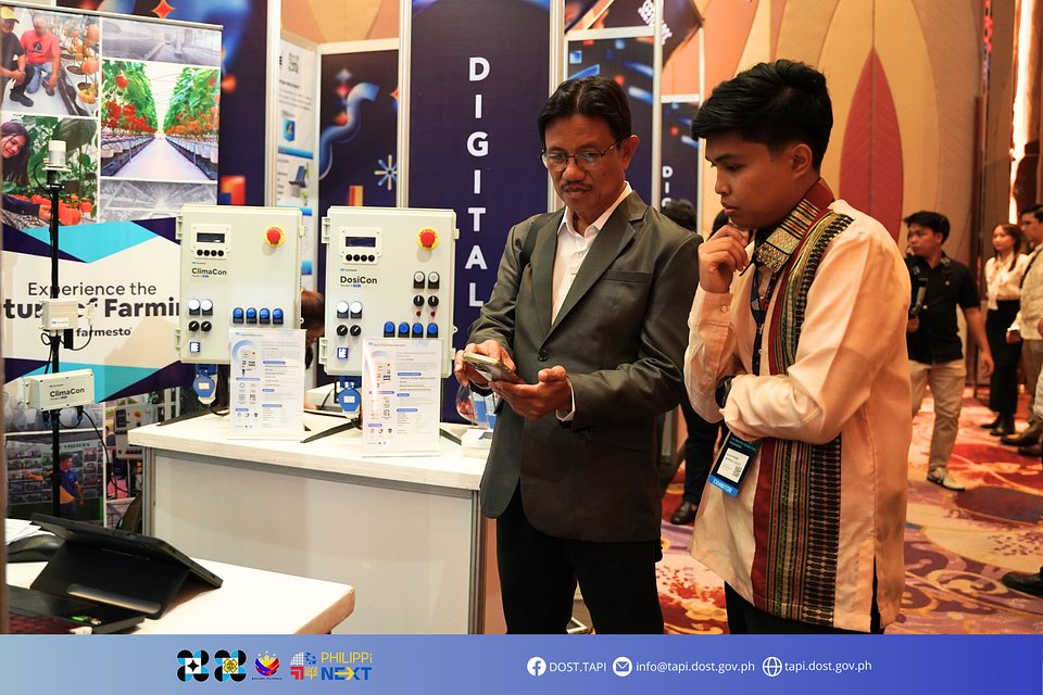 OFFERING SOLUTIONS TO GLOBAL PROBLEMS — (Standing from right to left) Mr. Alvin Phoebe Valdez, inventor of the IoT AI-based Greenhouse Automation System and CEO & Founder of Farmesto Technologies, at the PHILIPPiNEXT Innovation Expo held on July 14–16, 2025, at Okada Manila, Philippines.