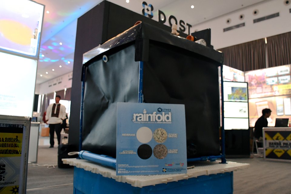 IN PHOTO: Lithos Manufacturing's Rainfold with Zeramic Filter
