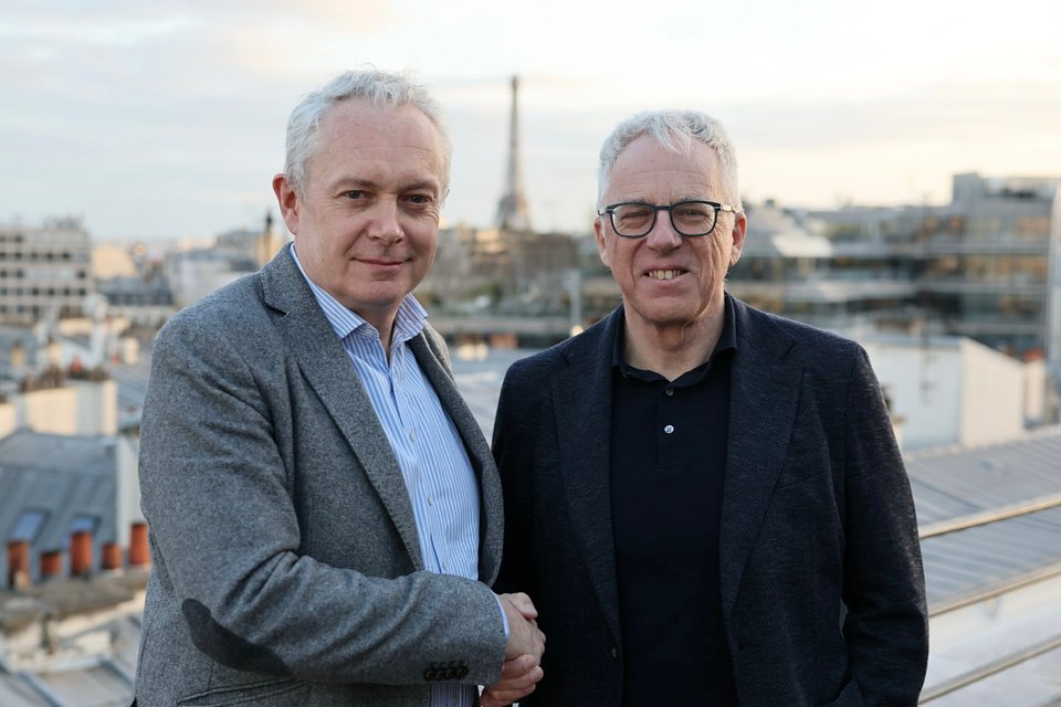 Guillaume Tissier (left) and Berthold Kerl (right) in Paris after the signing agreement