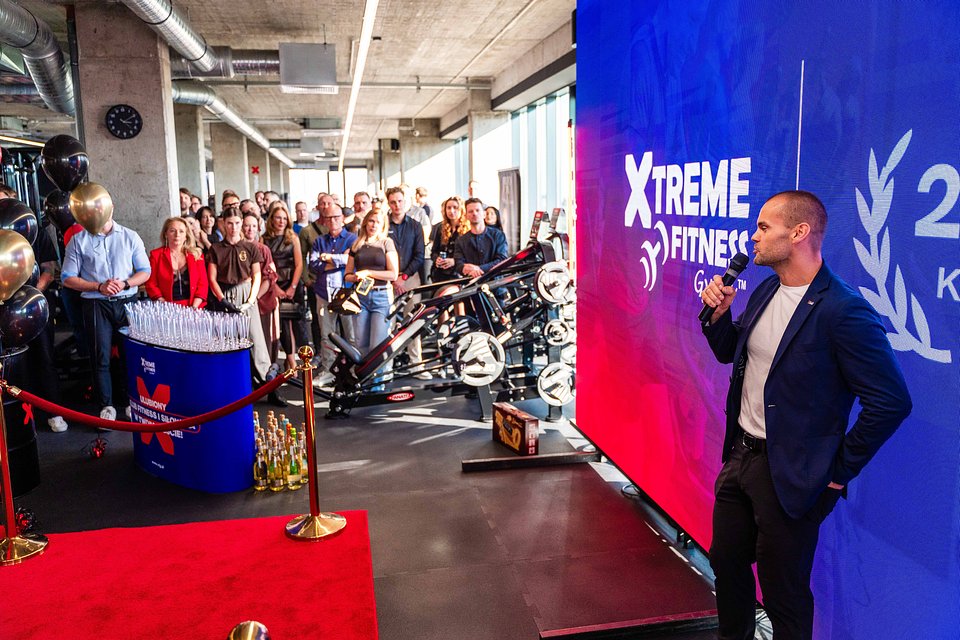 Łukasz Dojka, założyciel i właściciel sieci Xtreme Fitness Gyms na otwarciu 200. klubu Xtreme Fitness Gyms w Częstochowie