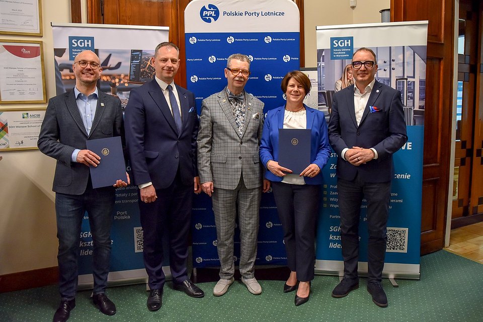 Na zdjęciu: dr hab. Michał Wolański, prof. SGH, Łukasz Chaberski, Prezes Zarządu PPL, Rektor i prof. SGH dr hab. Piotr Wachowiak, Katarzyna Maślak, Prezes Fundacji PPL, Adam Sanocki, Członek Zarządu PPL