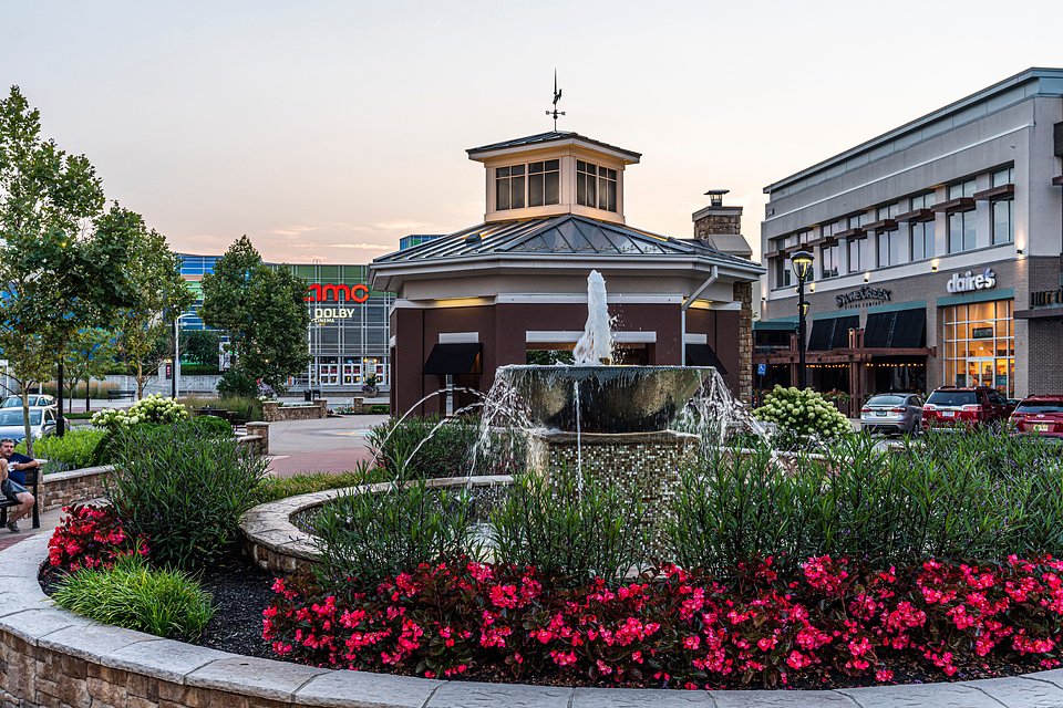 Town Square at The Shops at Perry Crossing