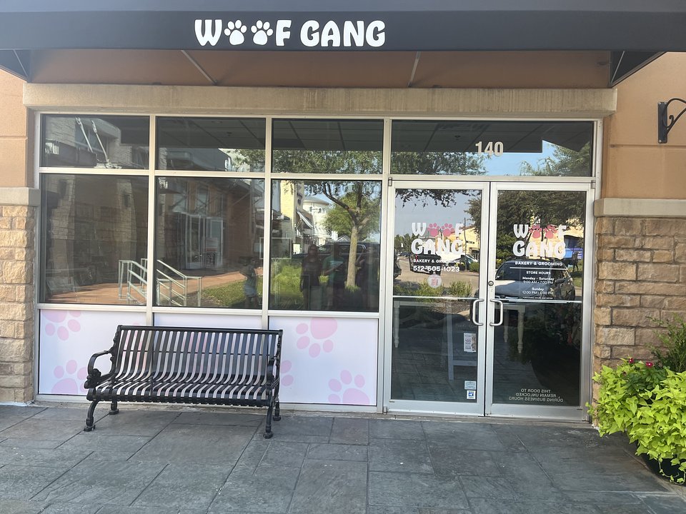 Woof Gang Bakery & Grooming, opening August 14 at The Shops at Highland Village; Photo courtesy of The Shops at Highland Village