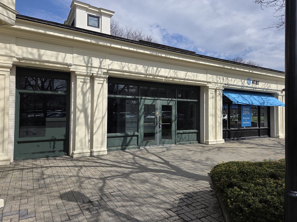 Aroma Body & Foot Massage opens Fall 2026 in Suite 770, next to Lux Bond & Green. Photo courtesy of The Shops at Somerset Square.