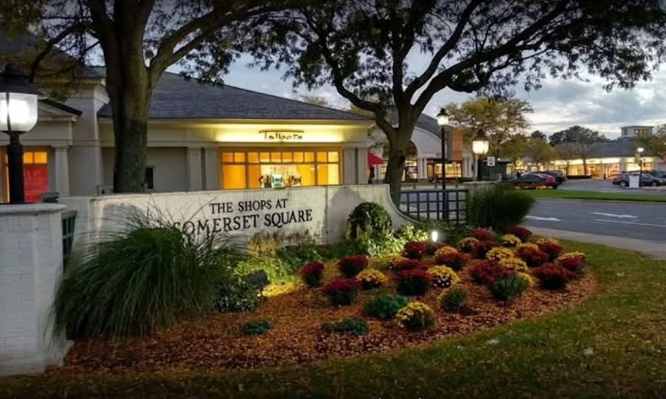 The Shops at Somerset Square - Glastonbury CT entrance.jpg