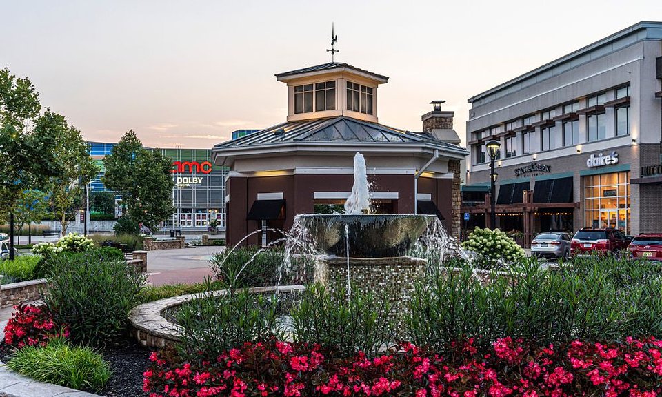 The Shops at Perry Crossing - Plainfield IN, Town Square water feature and gazebo.jpg