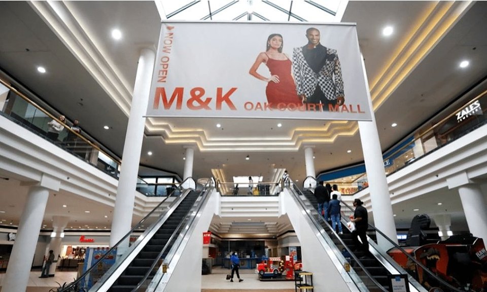Oak Court Mall - Memphis TN - Interior.jpg