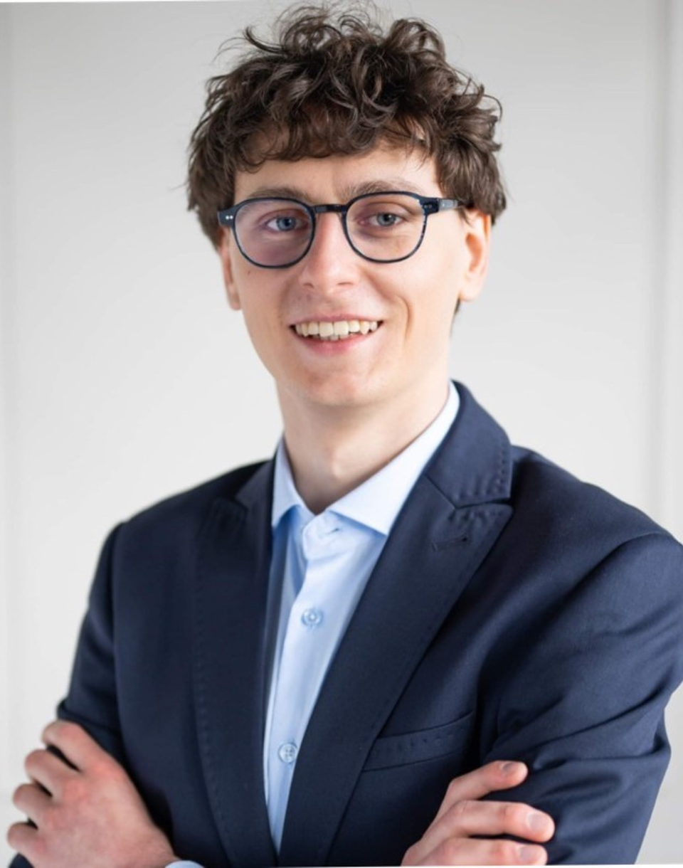 Filip Żebrowski - Analityk.png