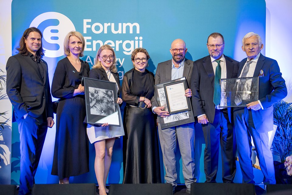 From left to right: Tobiasz Adamczewski (Vice President, Forum Energii), Ewa Bławdziewicz (Managing Director and Member of the Management Board), Lidia Kołucka (Member of the Supervisory Board), Paweł Smoleń (Chair of the Supervisory Board), Joanna Pandera (President of the Management Board, Forum Energii), and Antoni Bielewicz (Member of the Supervisory Board).