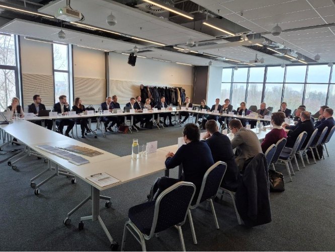 The meeting brought together senior representatives and experts from the TSO, the financial and investment sectors, the energy storage and conventional power industries, as well as other think tanks.