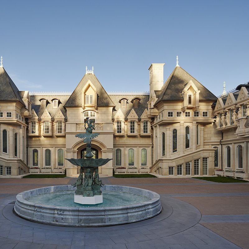 Evergreen Bluth (4).jpg