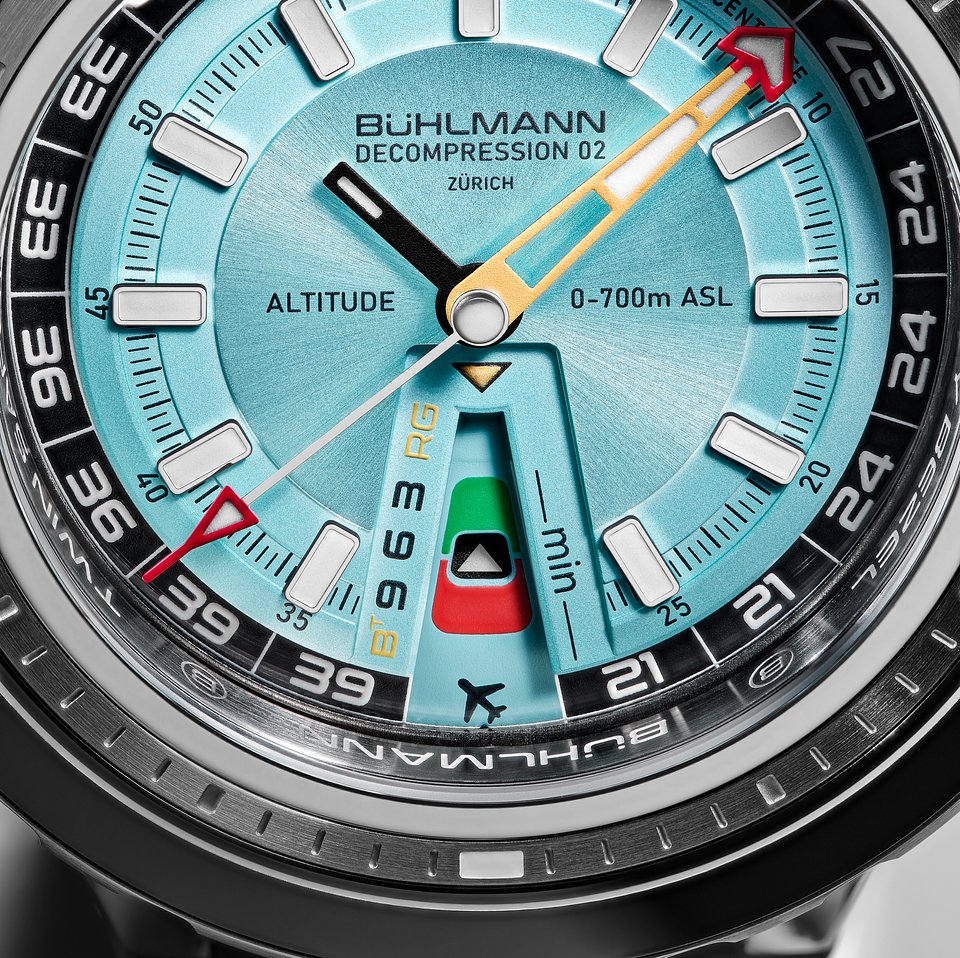 The fly-no-fly indicator. When the triangle points to green it is safe to fly. When it points to red it is unsafe to fly.