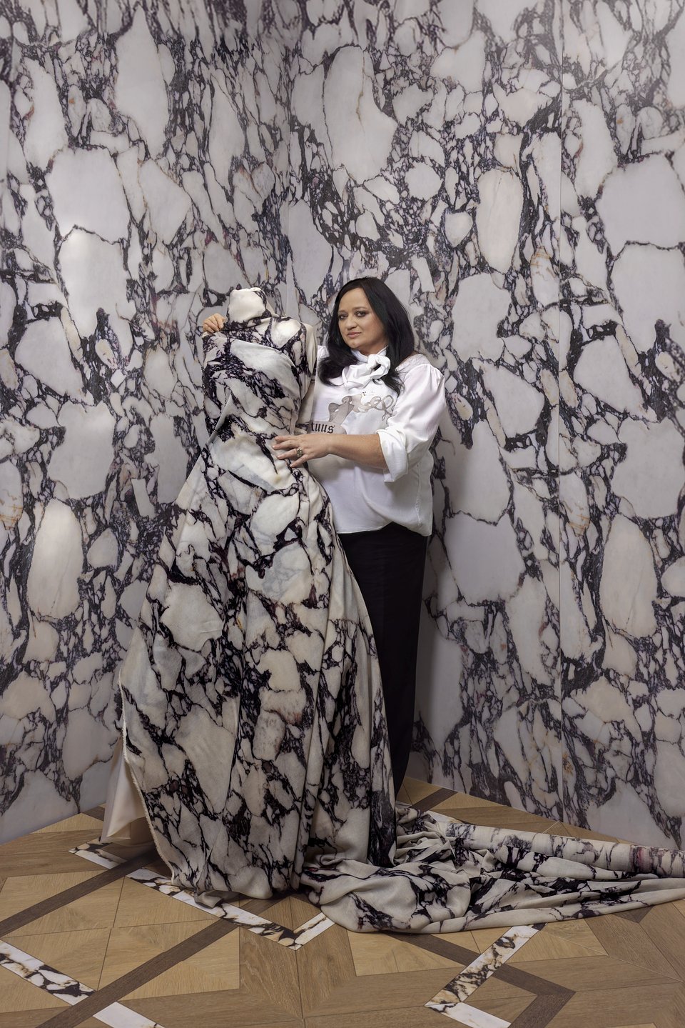 Wzór VELVET SYMPHONY VIOLA, który zainspirował Gosię Baczyńską do stworzenia sukni