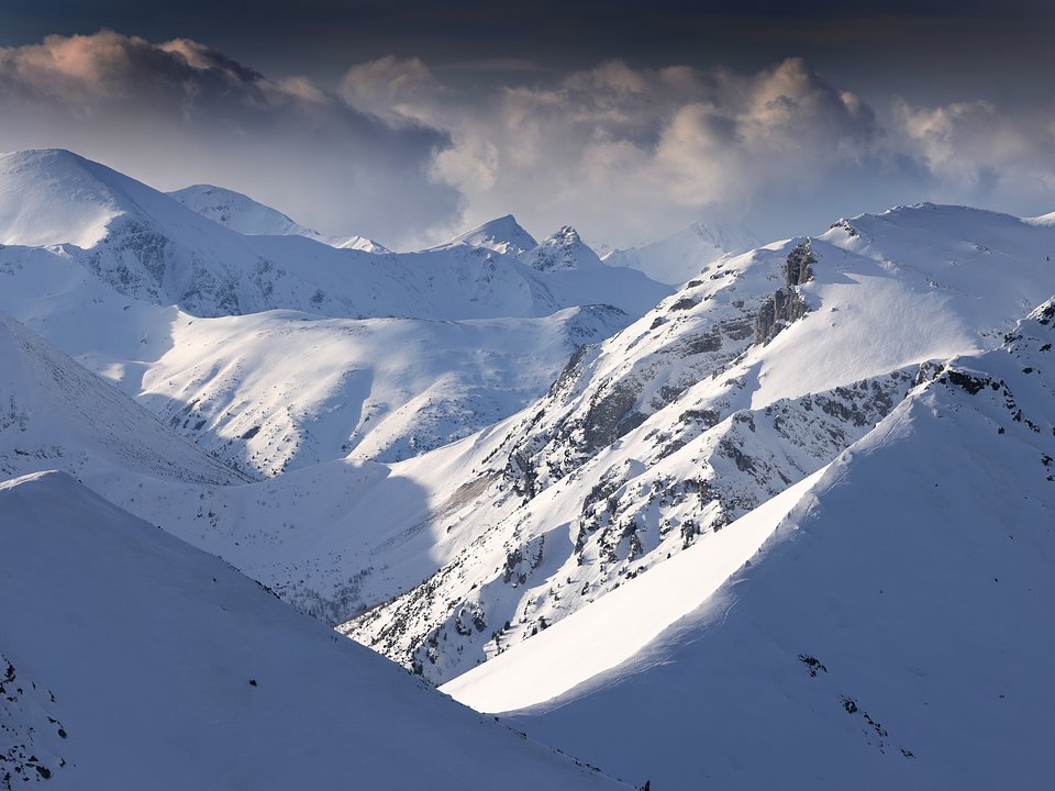 Widok na ośnieżone Tatry