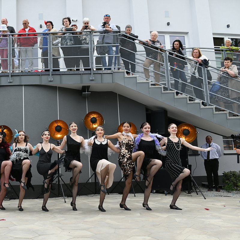 Występy taneczne - letnie wydarzenia tematayczne.JPG