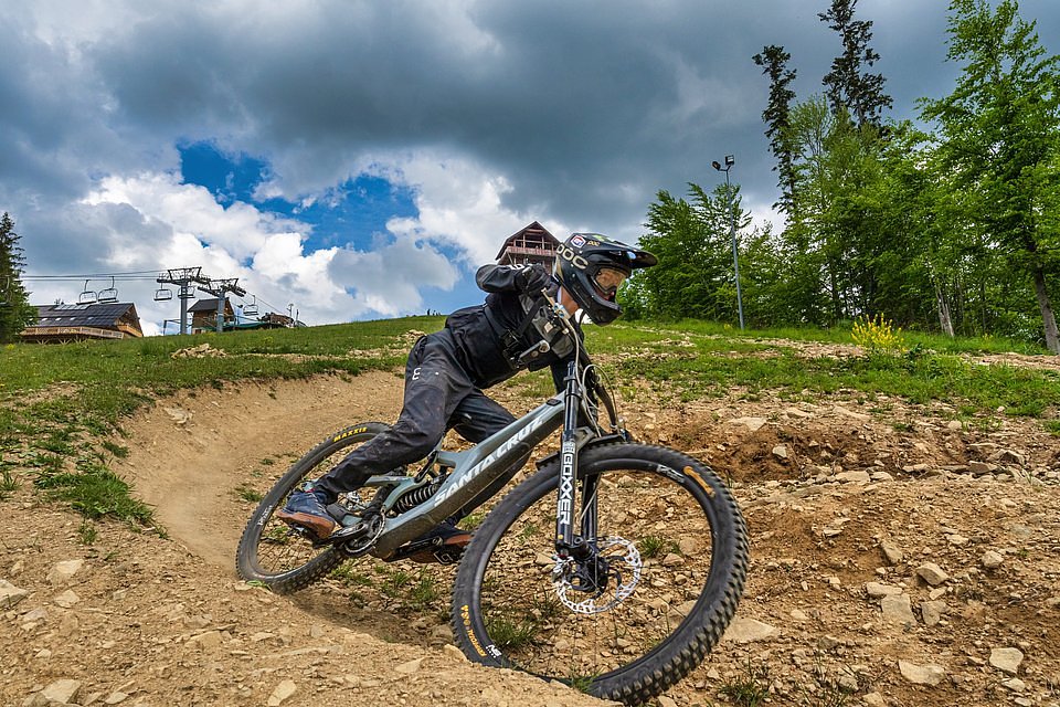 Trasy downhillowe w ośrodku PKL Mosorny Groń