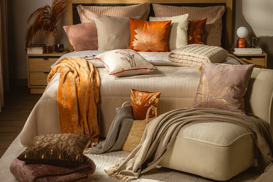 Barwy ziemi od kilku sezonów królują w naszych domach - wśród nich m.in. odcień terakota.