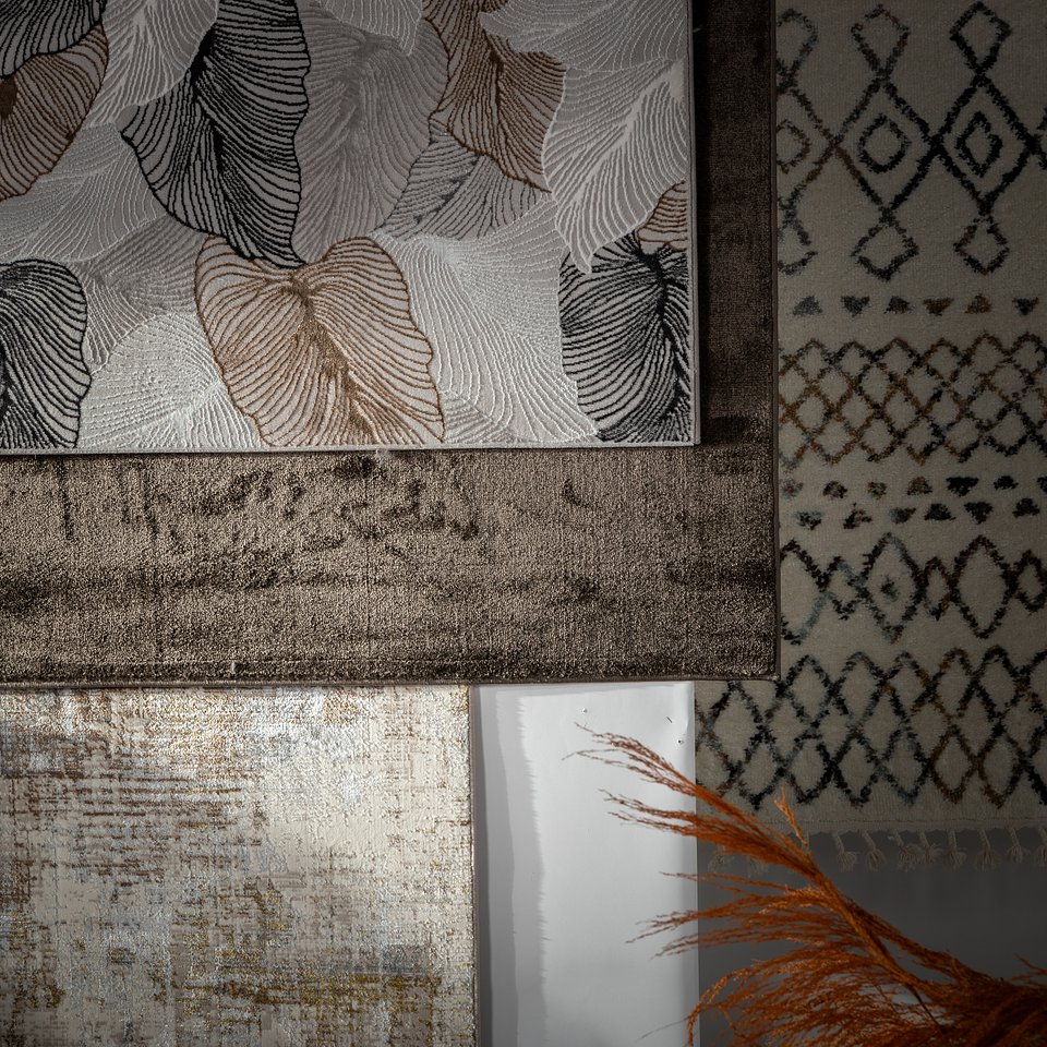 Modne jest łączenie tkanin o różnych strukturach. Welwet i włochate materiały? Dlaczego nie!