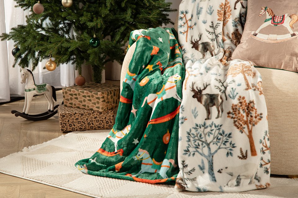 Motywy dziecięcych rysunków wprowadzają do domu ciepło i pozytywną atmosferę.