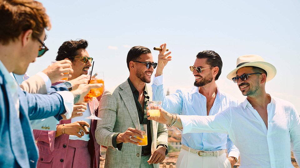 Held at The Social Hub Firenze Lavagnini, the gathering offered a cool escape from the midday sun, with guests relaxing by the pool, sipping signature cocktails, and experiencing fashion in motion.