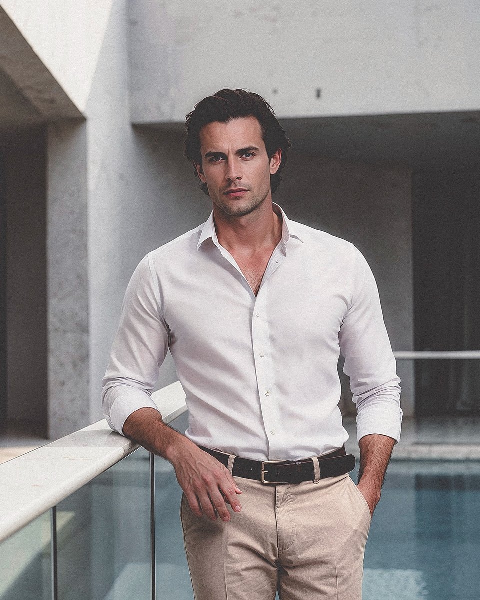 Camisa Marfil con Pantalón Beige y Mocasines Marrones Hockerty