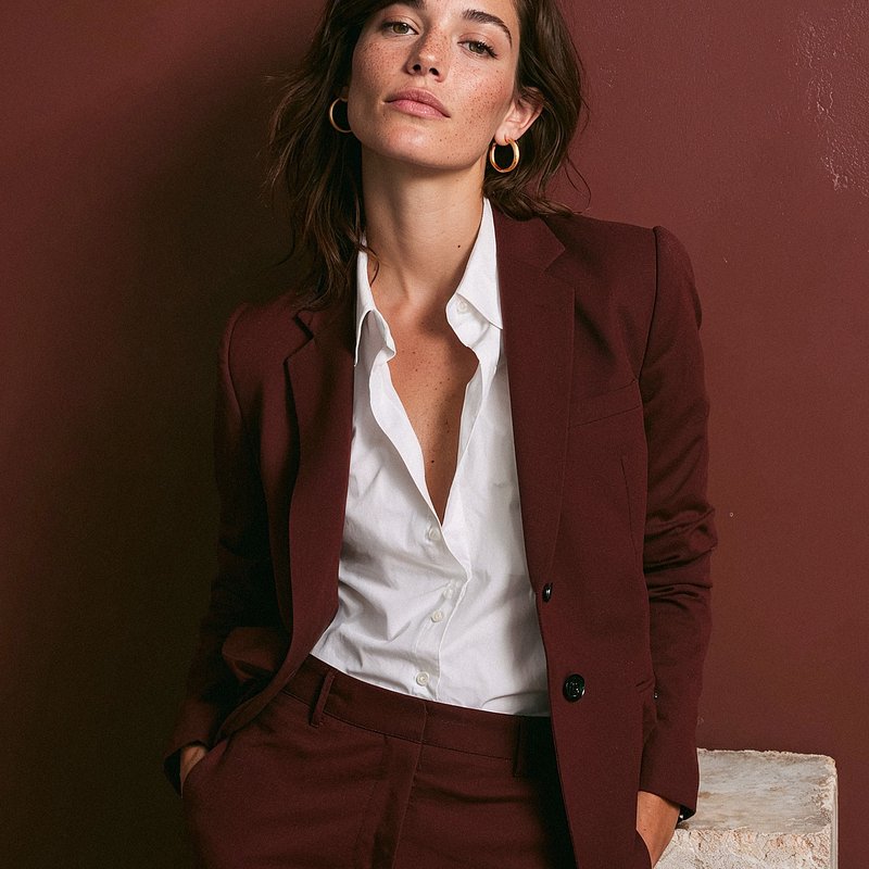 burgundy-suit-with-white-dress-shirt.jpg