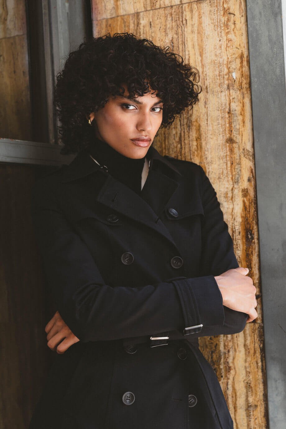 Gabardina larga negra de mujer PVP 229 €
