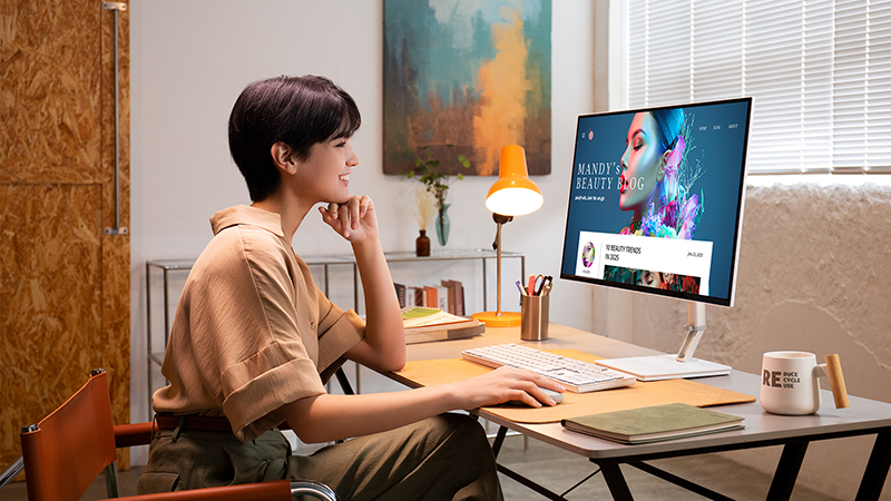 Acer-MNT-CE0270U-Z_Lifestyle_01.png