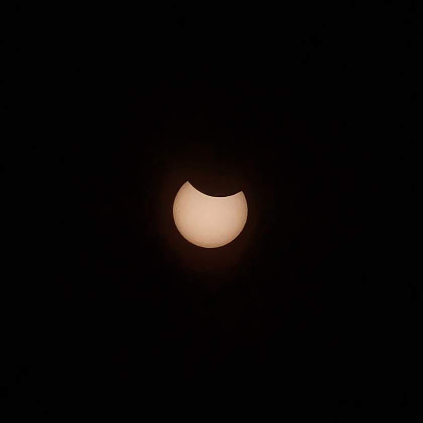 Eclipse parcial de sol- Find X8 Pro.jpeg