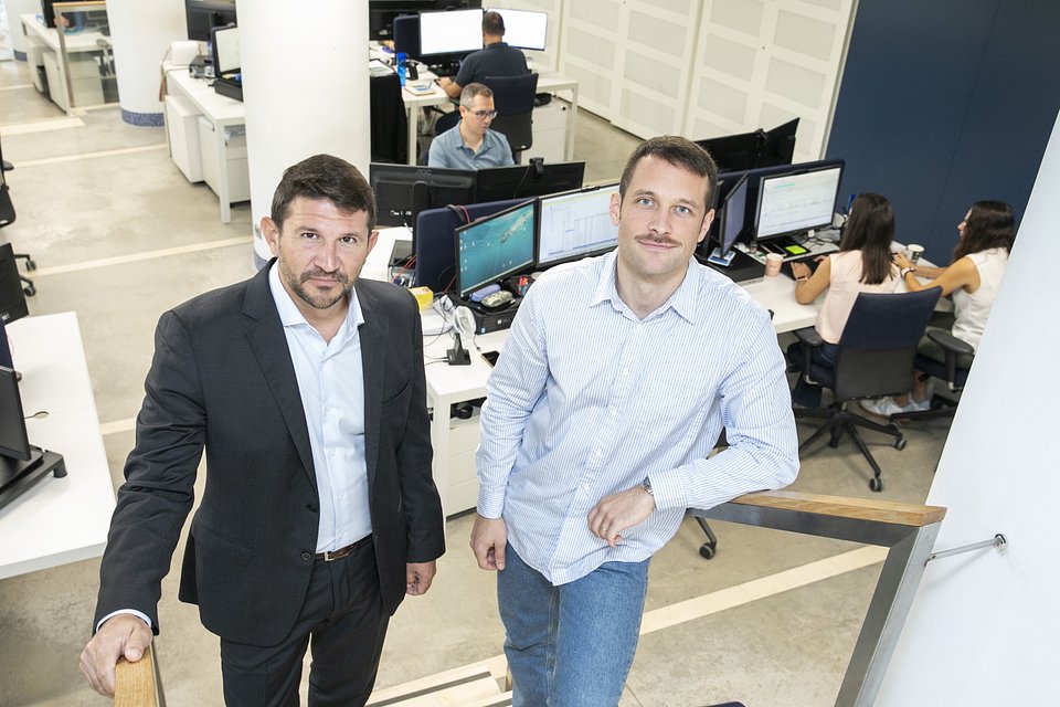 directivos-fondo-equipo.jpg