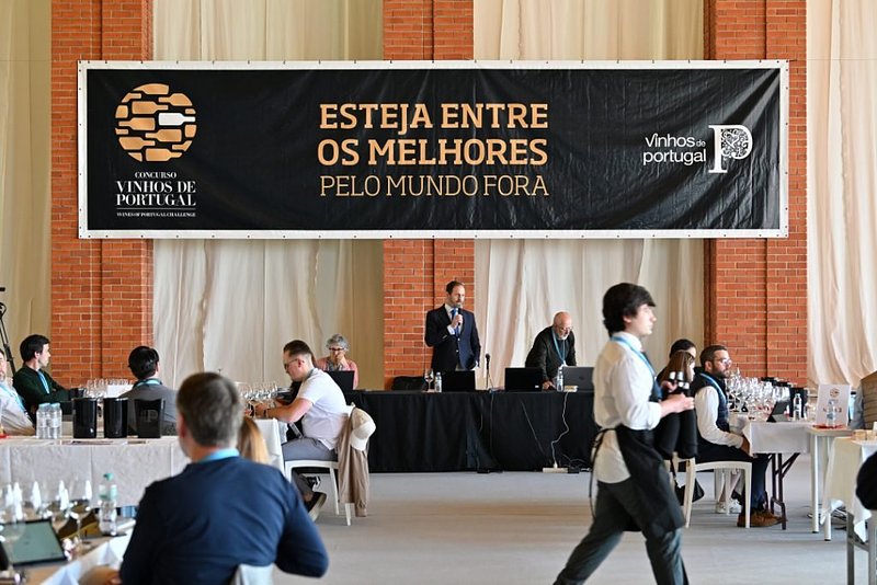 ViniPortugal-Concurso-de-Vinhos-2026-Foto-1-1024x683.jpg