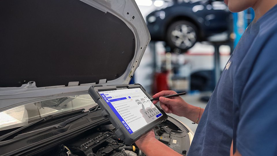 02_DS580 with VTI display (with background).jpg