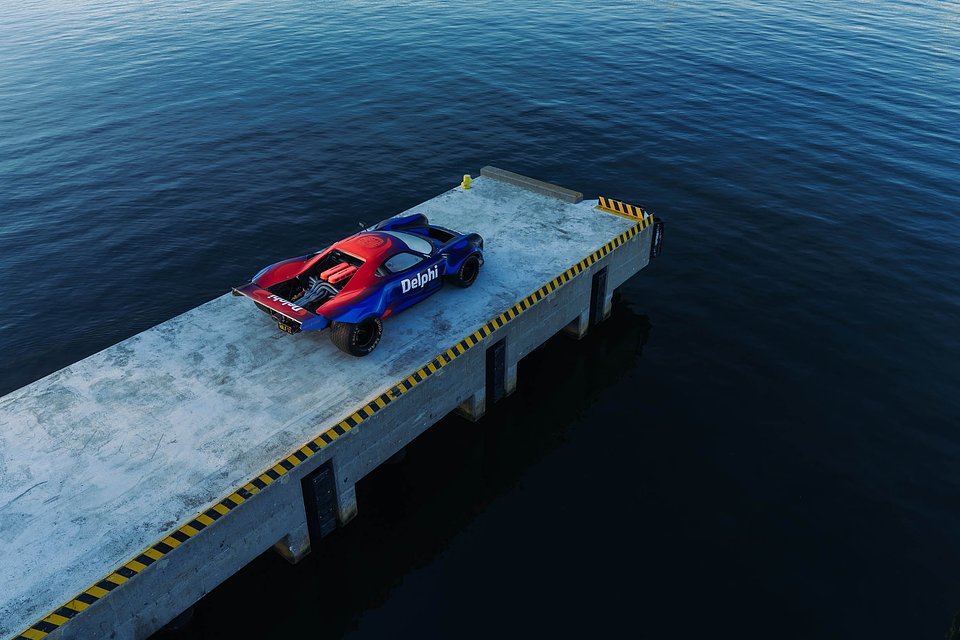 20_HALF_11_DELPHI_ART_CAR.jpg