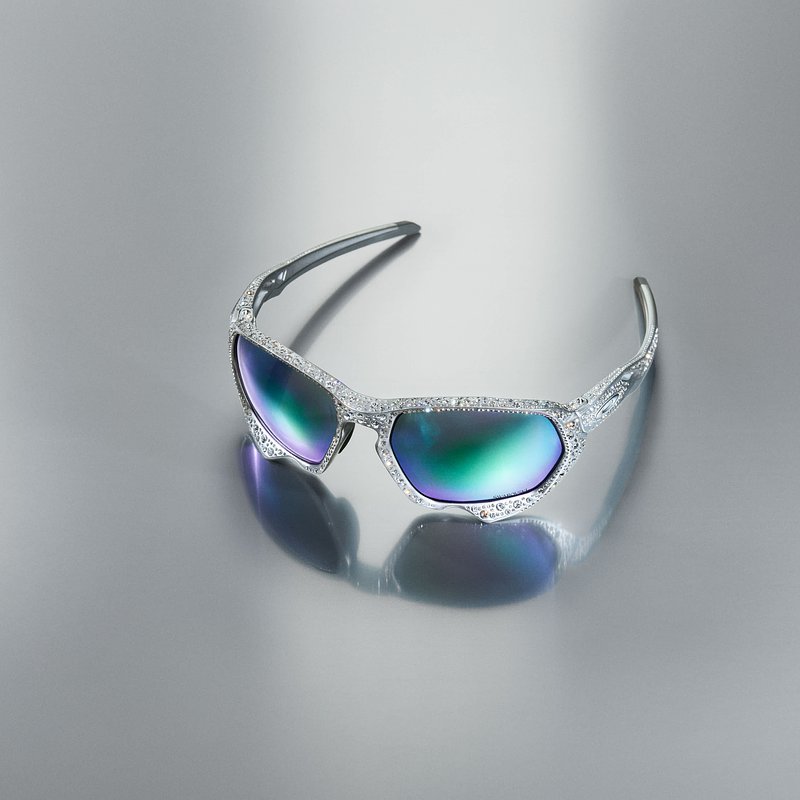 2025_ICONS_OF_JOY_OAKLEY_STILL_LIFE_2_72dpi_rgb_16x9.jpg