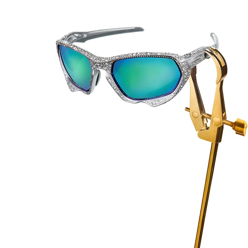 2025_ICONS_OF_JOY_OAKLEY_STILL_LIFE_1_72dpi_rgb_16x9.jpg