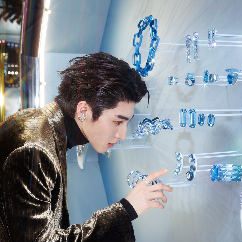 2025_Swarovski_Master of Light_Hollywood_Blue Pongtiwat_28 November, 2025 (1).jpg