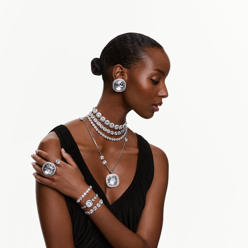FW26_Commercial_Lookbook_Una_Angelic_1_300dpi.jpg