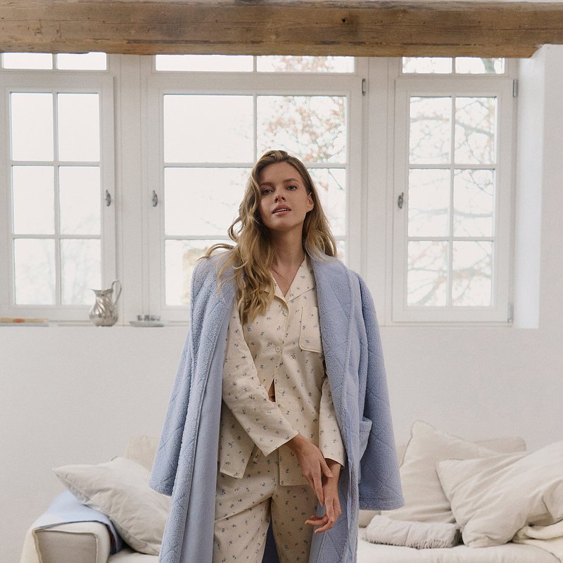 AW26-M-Dellapjlong&DorelleB2.jpg