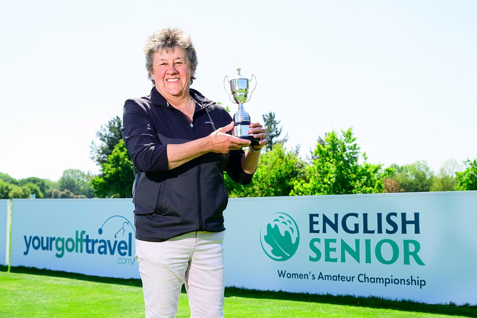 carolsimpsontrophy1.jpg