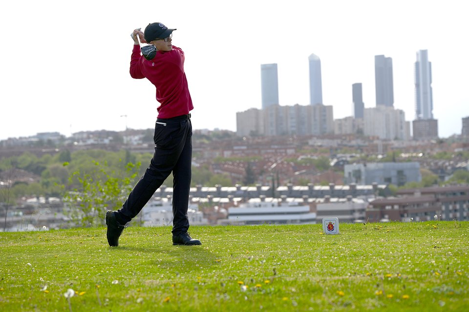 George Cooper_golf swing.JPG