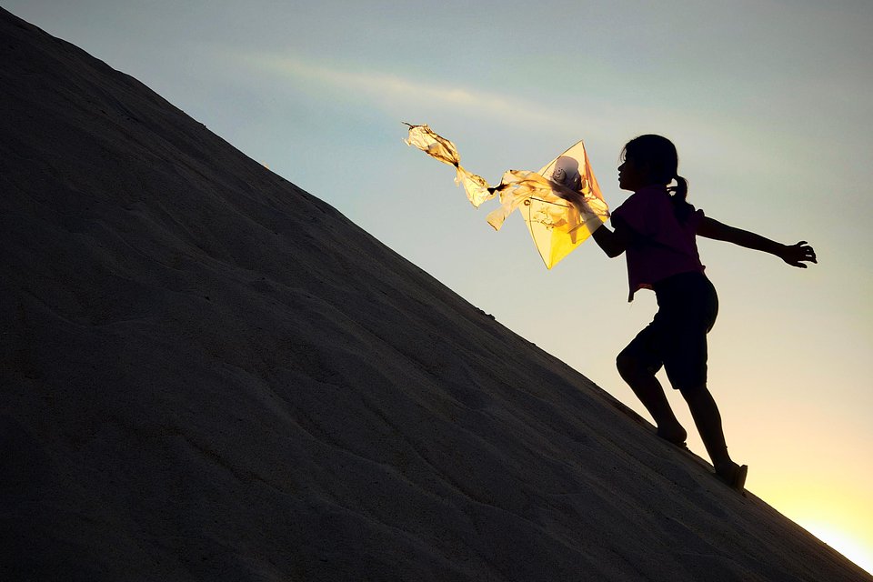 category award-The girl with golden kite-瞬息-Kyaw Thu-OPPO Find X8 Ultra.jpeg