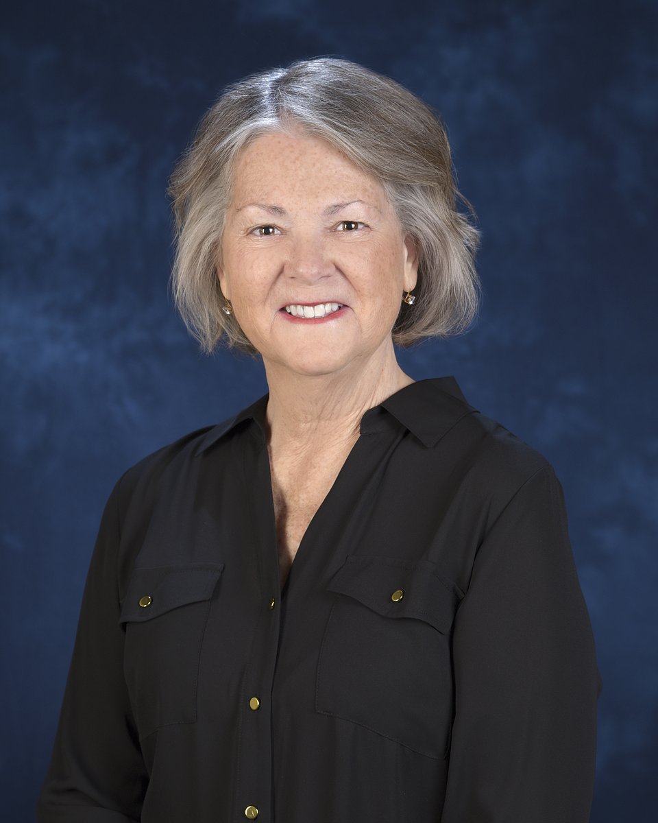 LisaHendey_AuthorPhoto_PhotoCreditUCLACampusPhotoStudio.jpg