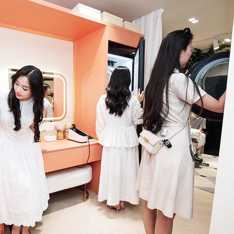 LG Housewarming Image 3.jpg
