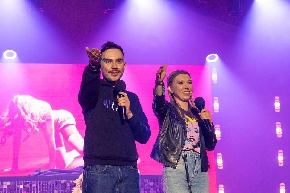 Prowadzący: Maks Kluziewicz (ESKA.pl), Magdalena Barczyk (Radio ZET)