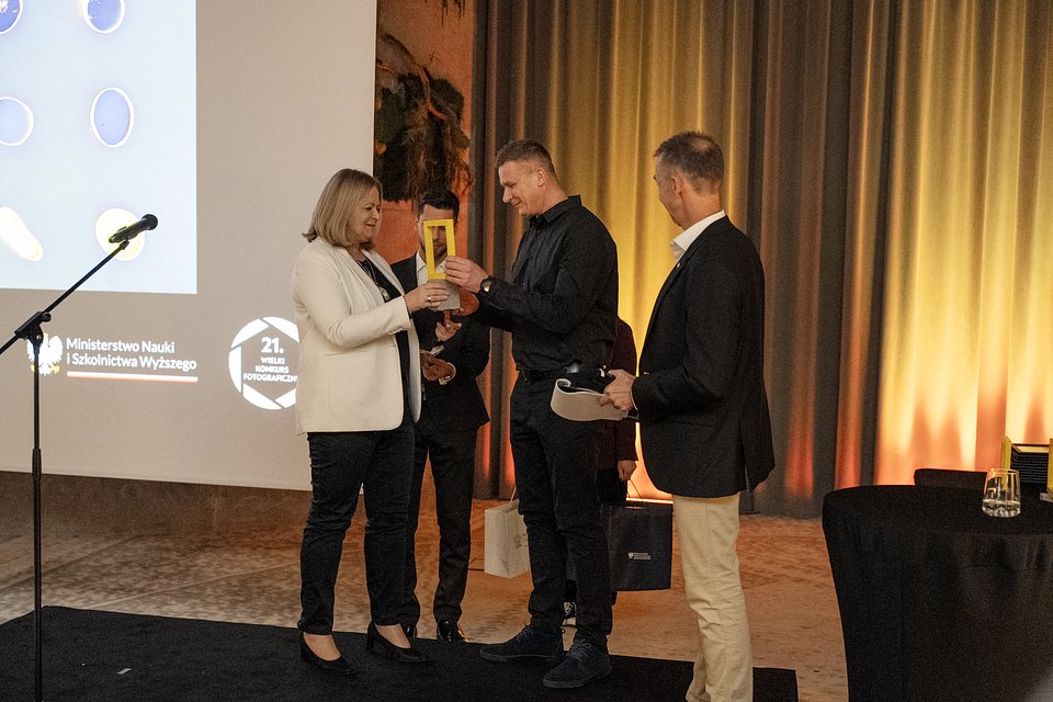 Kategoria: Obraz wiedzy - I miejsce - Bartłomiej Machul, Akwakultura kontrolowana, 21. Wielki Konkurs Fotograficzny National Geographic Polska