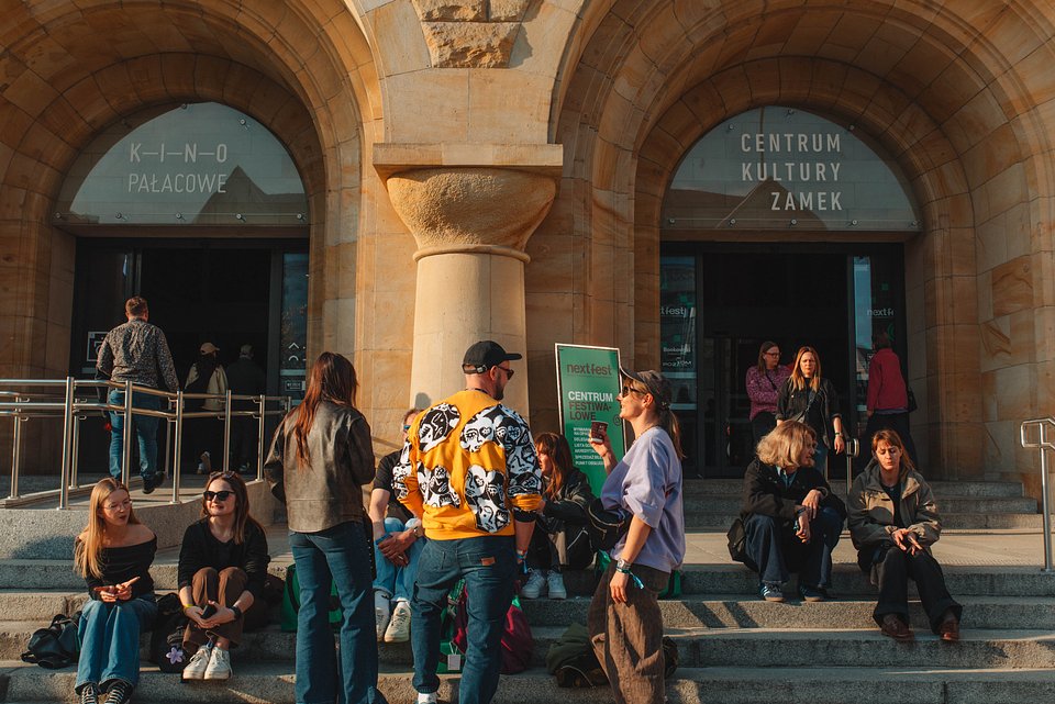 Przed CK Zamek fot. Daria Klimczuk