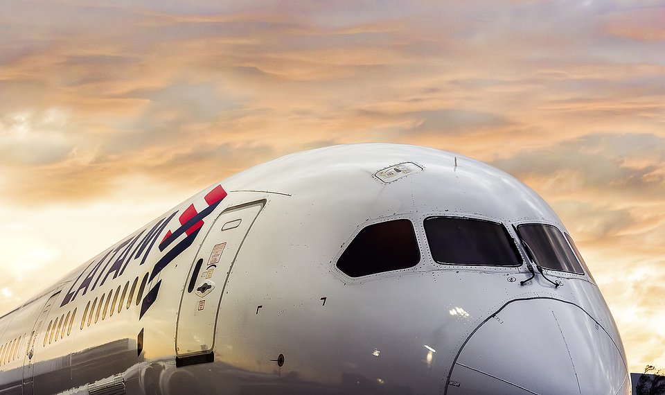 LATAM - Boeing 787-9 .jpg