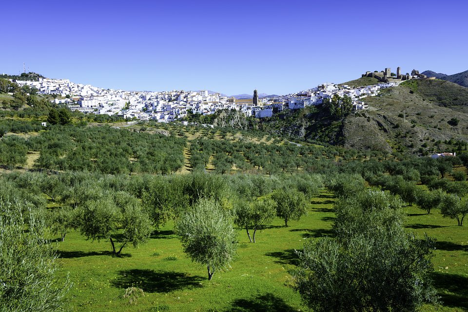 Bild: Panoramablick auf Álora, eine der Gemeinden im Guadalhorce-Tal. Bildnachweis: Turismo Costa del Sol