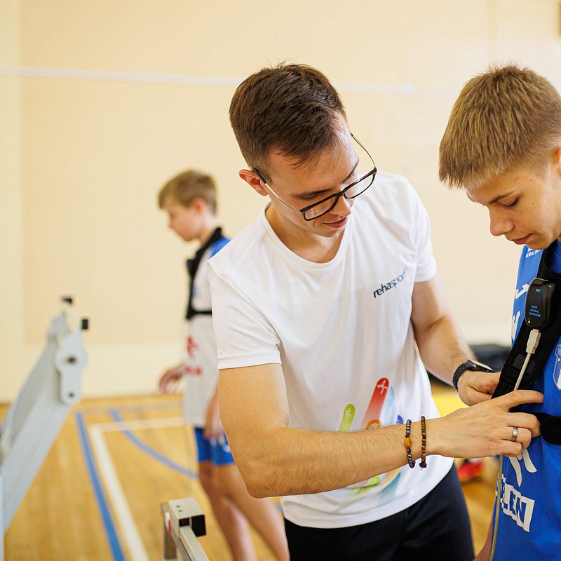 Rehasport i SPR Wisła Płock łączą siły w poszukiwaniu sportowych talentów (8).jpg