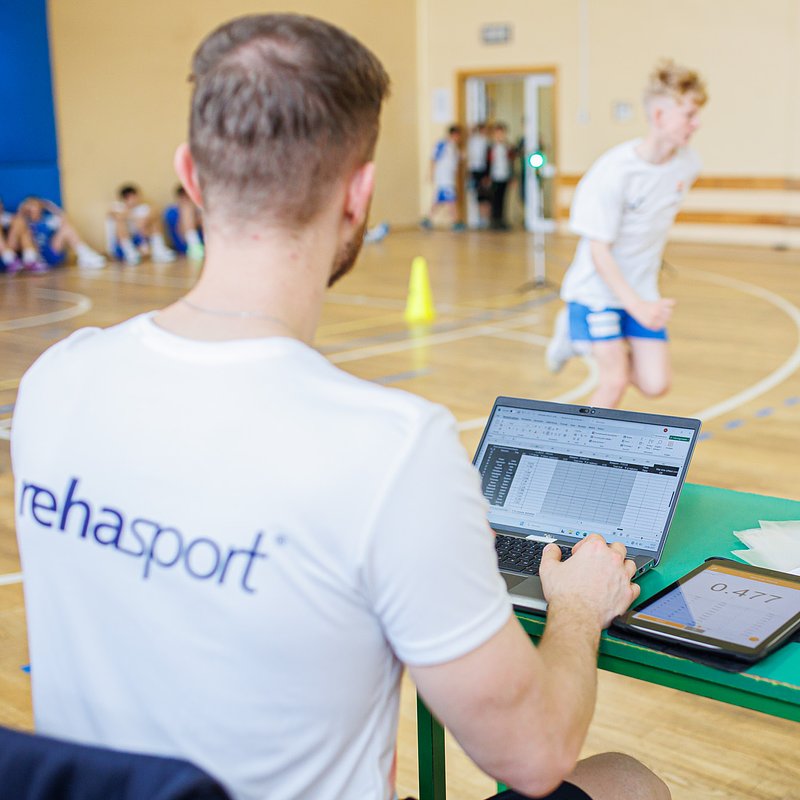 Rehasport i SPR Wisła Płock łączą siły w poszukiwaniu sportowych talentów (3).jpg